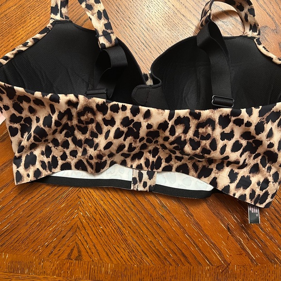 Victoria’s Secret Knockout Medium Support Long Line Front-close Sport Bra - Picture 4 of 5